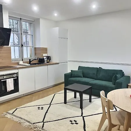 Chateau Versailles, Neuf